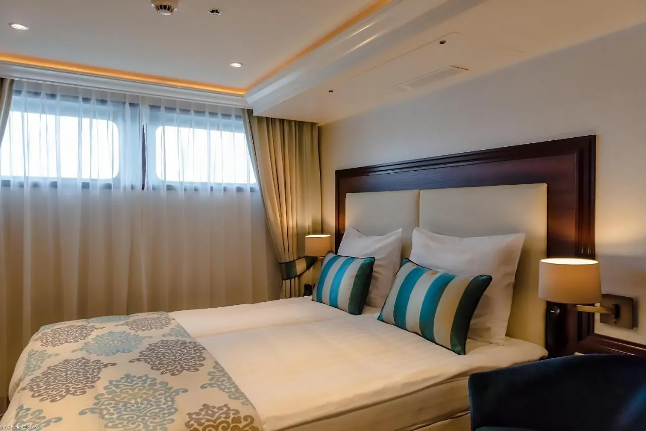 Select Ms Charles Dickens - Dusseldorf Hotel