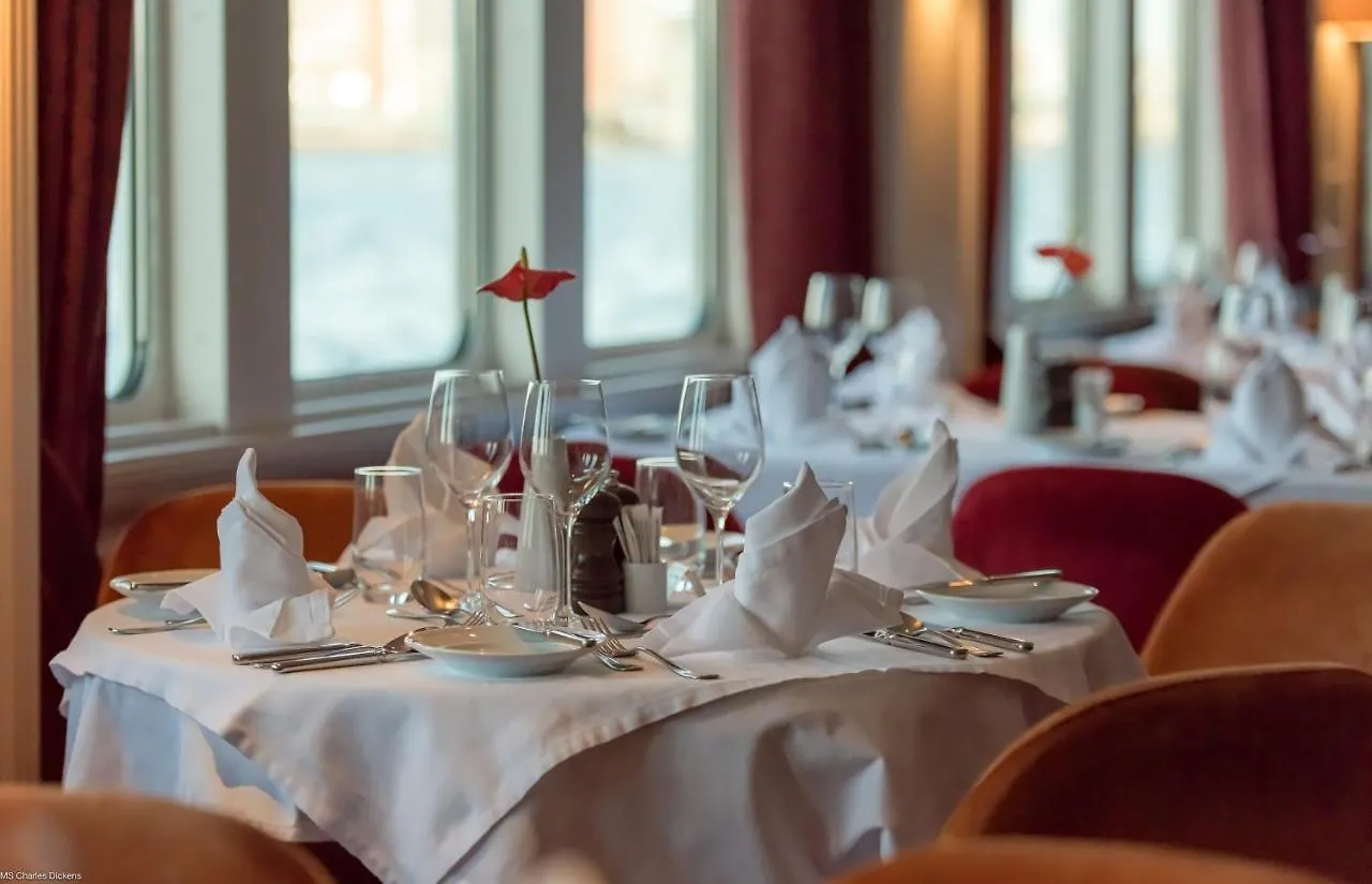 Select Ms Charles Dickens - Dusseldorf Hotel Germany