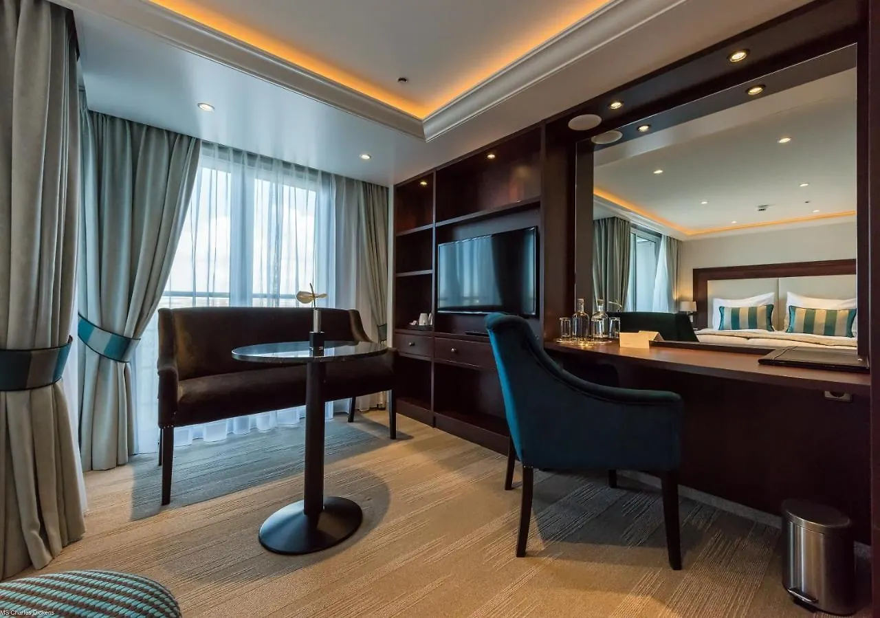 ***** Botel Select Ms Charles Dickens - Dusseldorf Hotel Germany